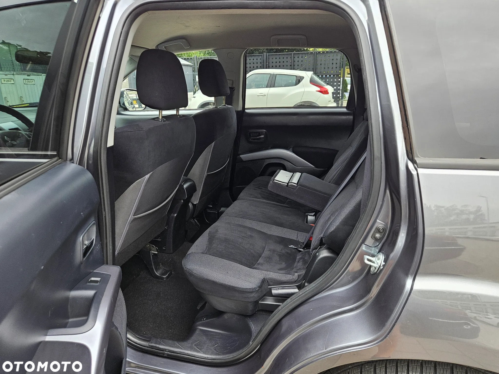 Mitsubishi Outlander 2.0 DI-D 4WD Intense - 11