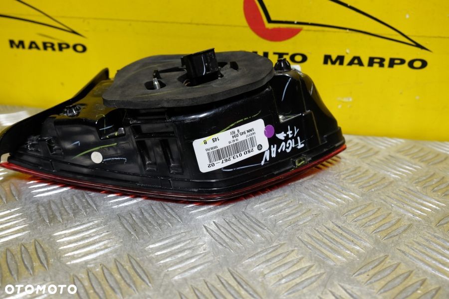 VW TIGUAN 2017- LAMPA KLAPY TYŁ LED PRAWA USA - 9