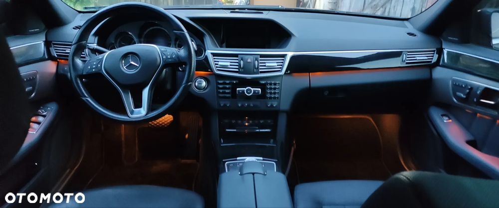 Mercedes-Benz Klasa E 500 4-Matic BlueEff Avantgarde - 27