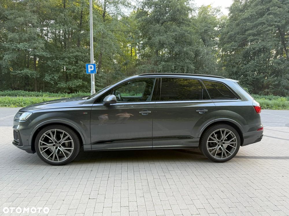 Audi Q7 - 1