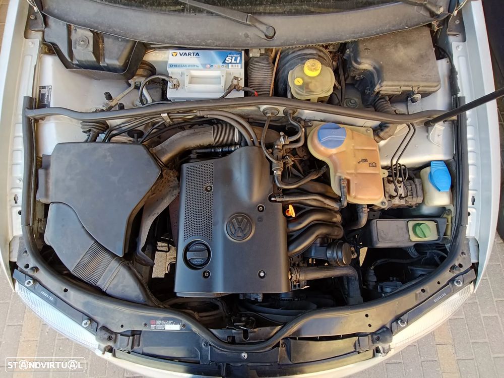 VW Passat 1.6 Confortline - 2