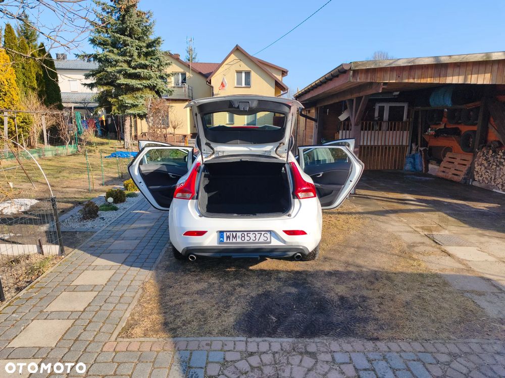 Volvo V40 D4 Drive-E Ocean Race - 11