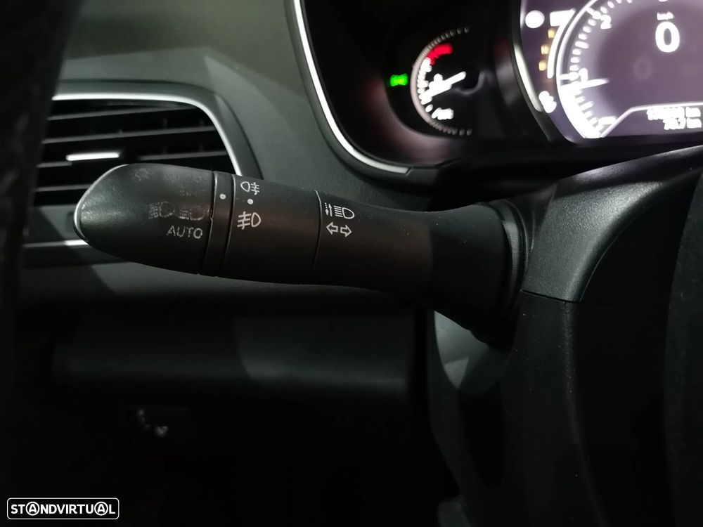 renault megane-sport-tourer ver-1-5-blue-dci-bose-edition-edc - 25