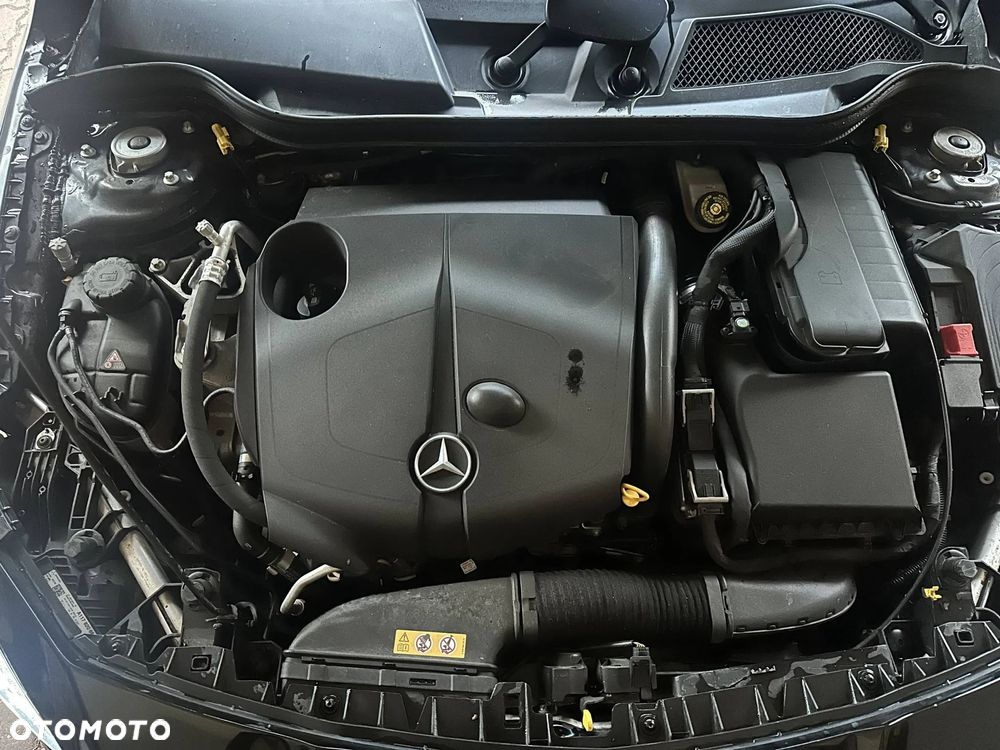 Mercedes-Benz CLA 200 d AMG Line - 12