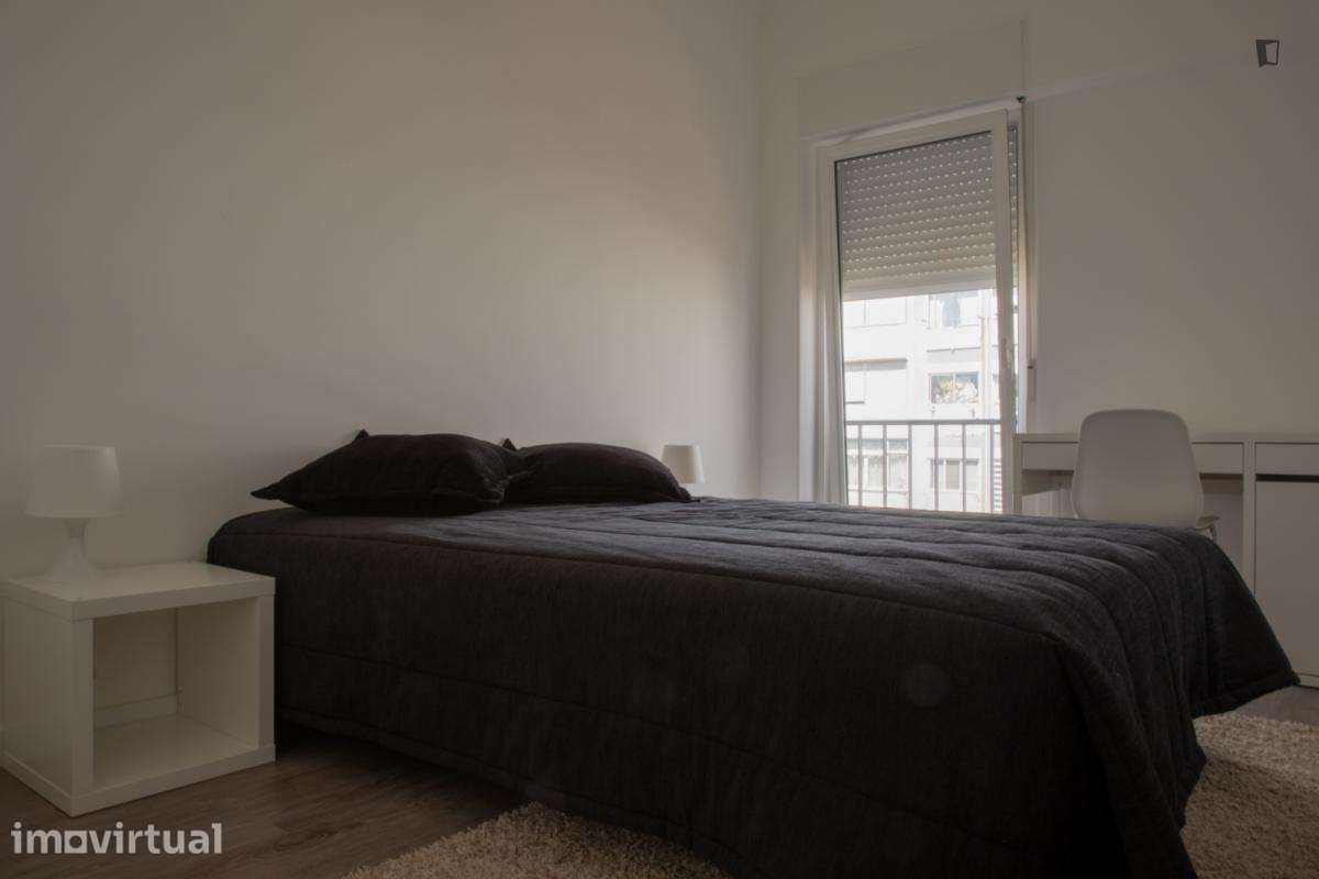 Apartamento com 3 quartos - localizado em Benfica Lisbon - Grande imagem: 2/12