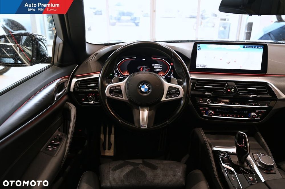 BMW Seria 5 520i mHEV - 11