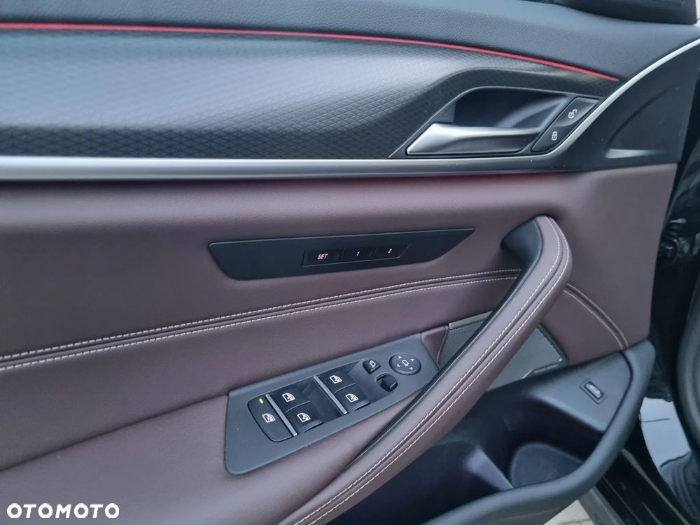 BMW Seria 5 530i xDrive mHEV M Sport sport - 10