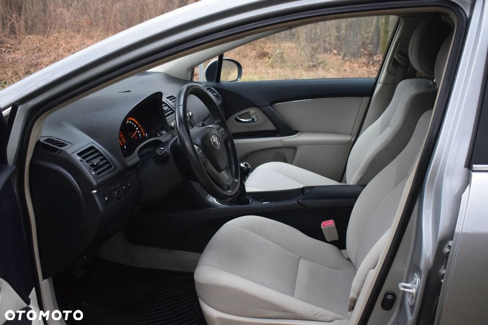 Toyota Avensis 2.0 Sol plus EU5 - 11