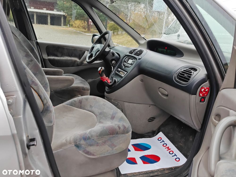 Citroën Xsara Picasso 1.8i Confort - 19