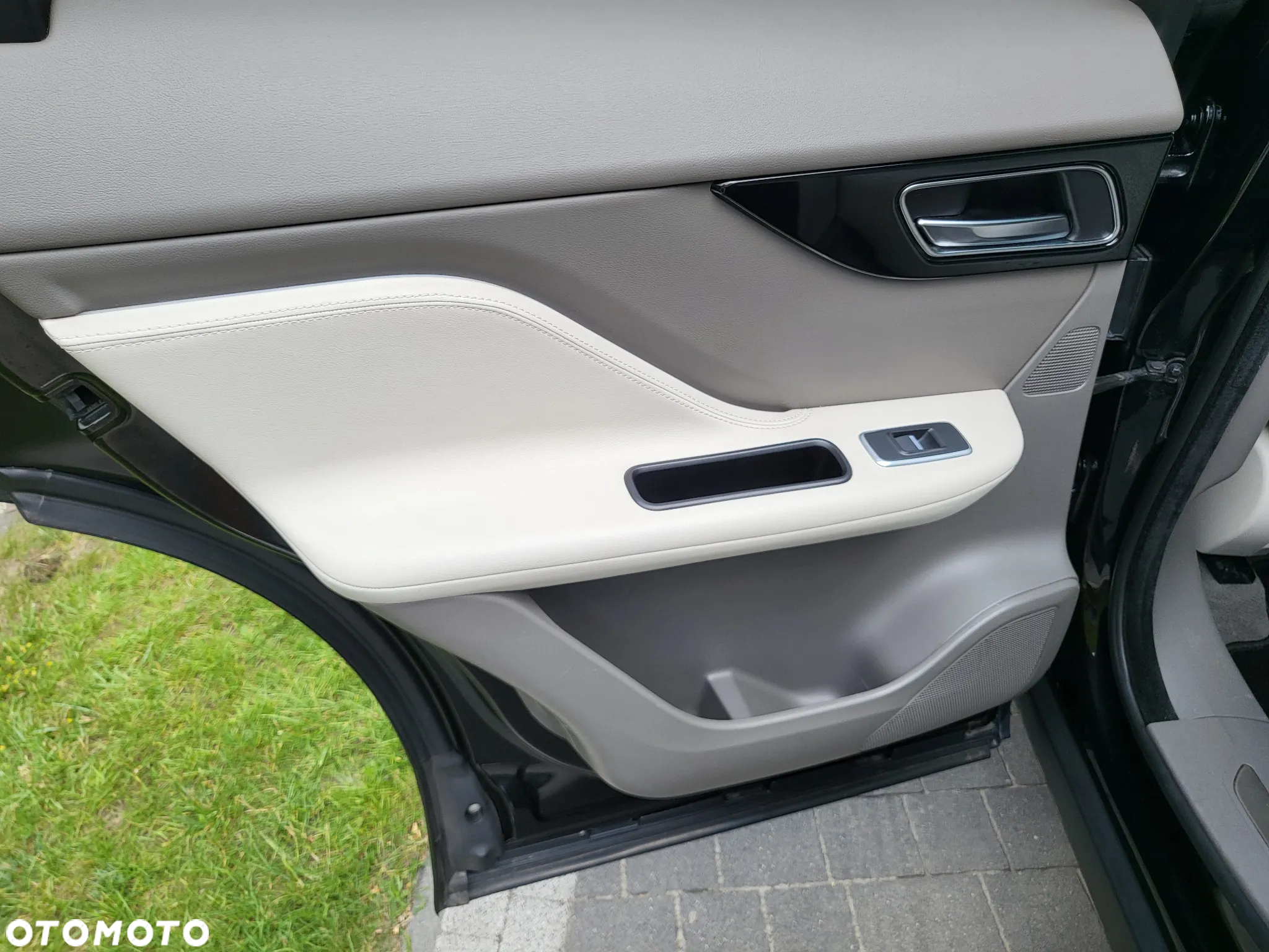 Jaguar F-Pace 2.0 i4D AWD Prestige - 24