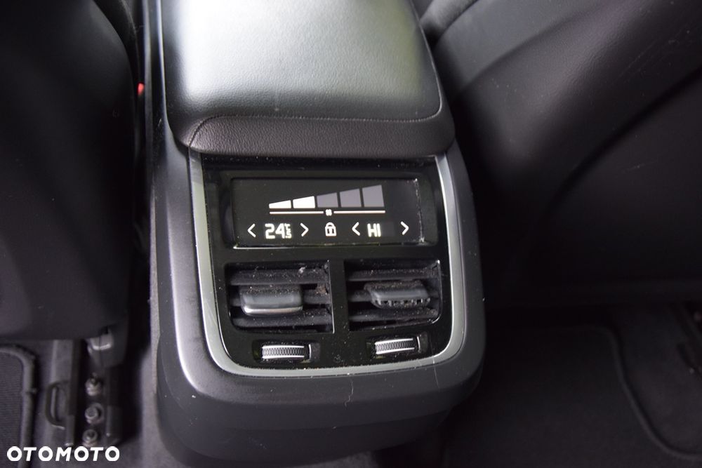 Volvo XC 60 B4 D AWD Geartronic Inscription - 16