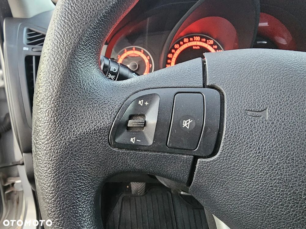 Kia Ceed - 24