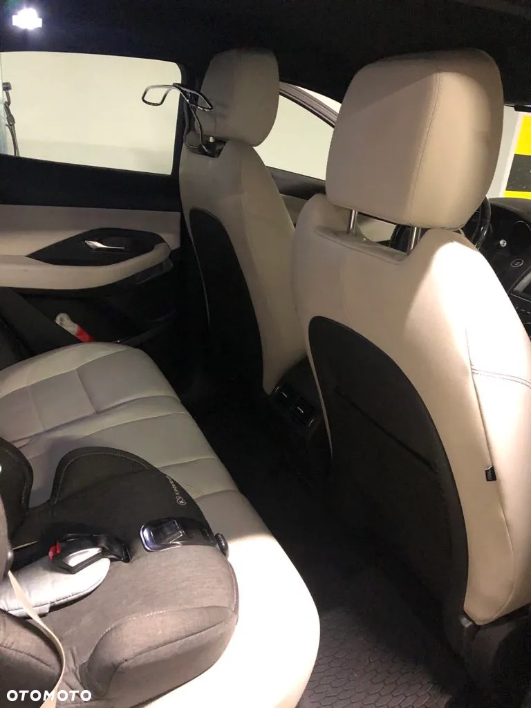 Jaguar E-Pace 2.0 i4P AWD R-Dynamic S - 16