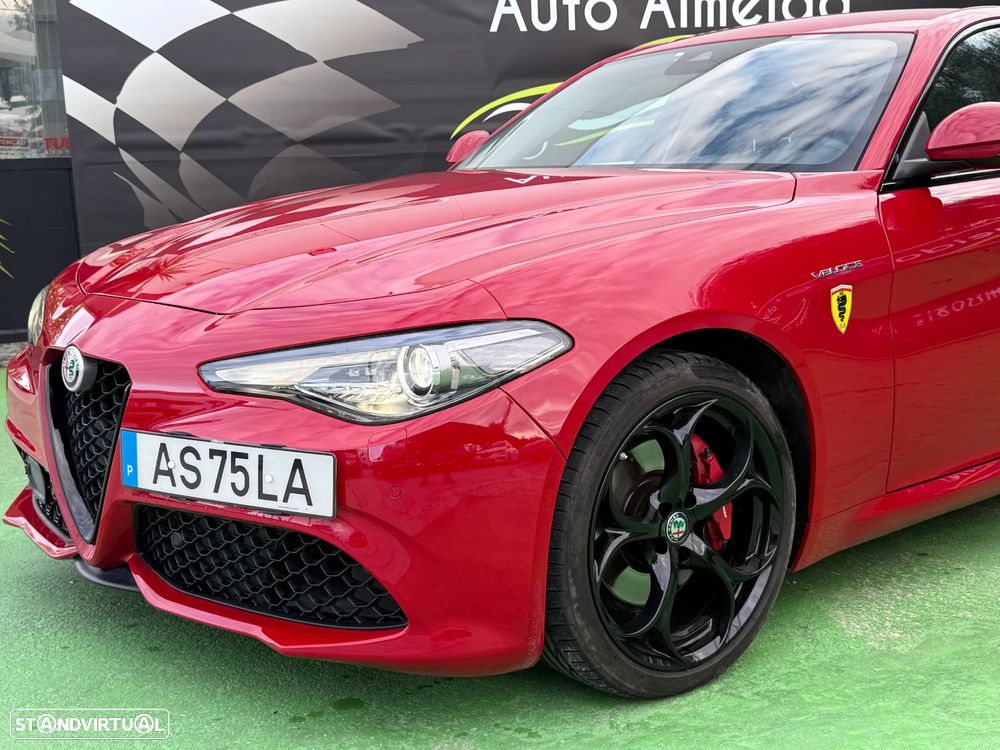 Alfa Romeo Giulia 2.0 Turbo 16V AT8-Q4 Veloce - 3