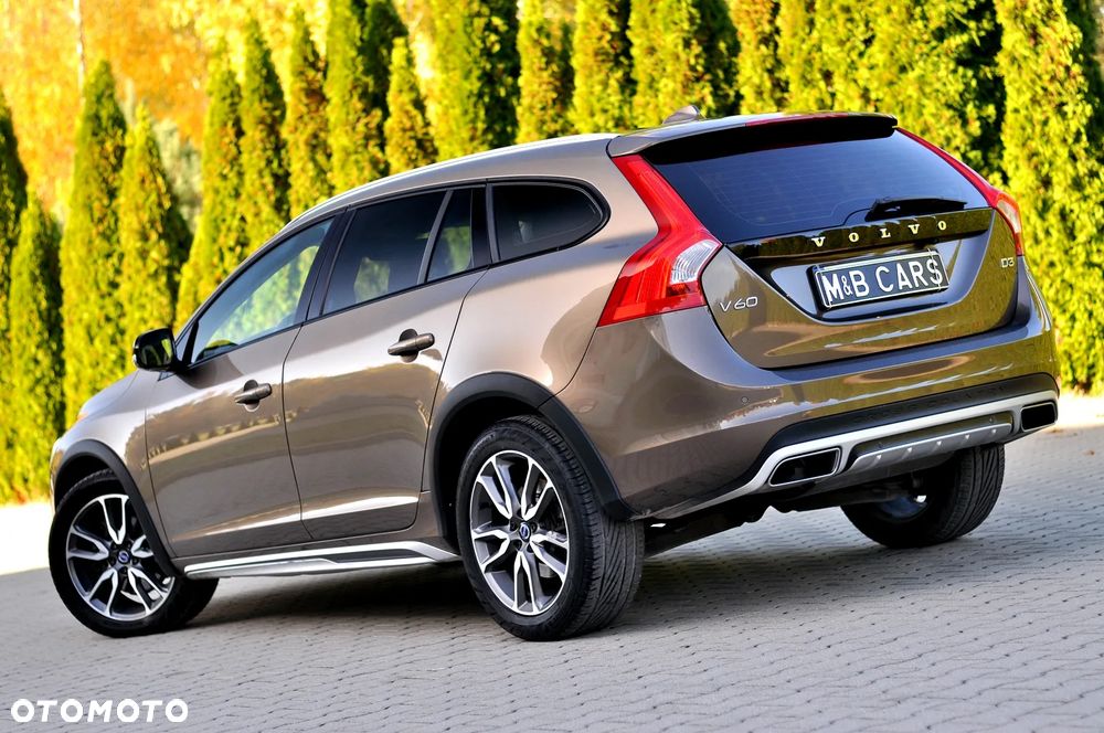 Volvo V60 Cross Country D3 Geartronic Summum - 11