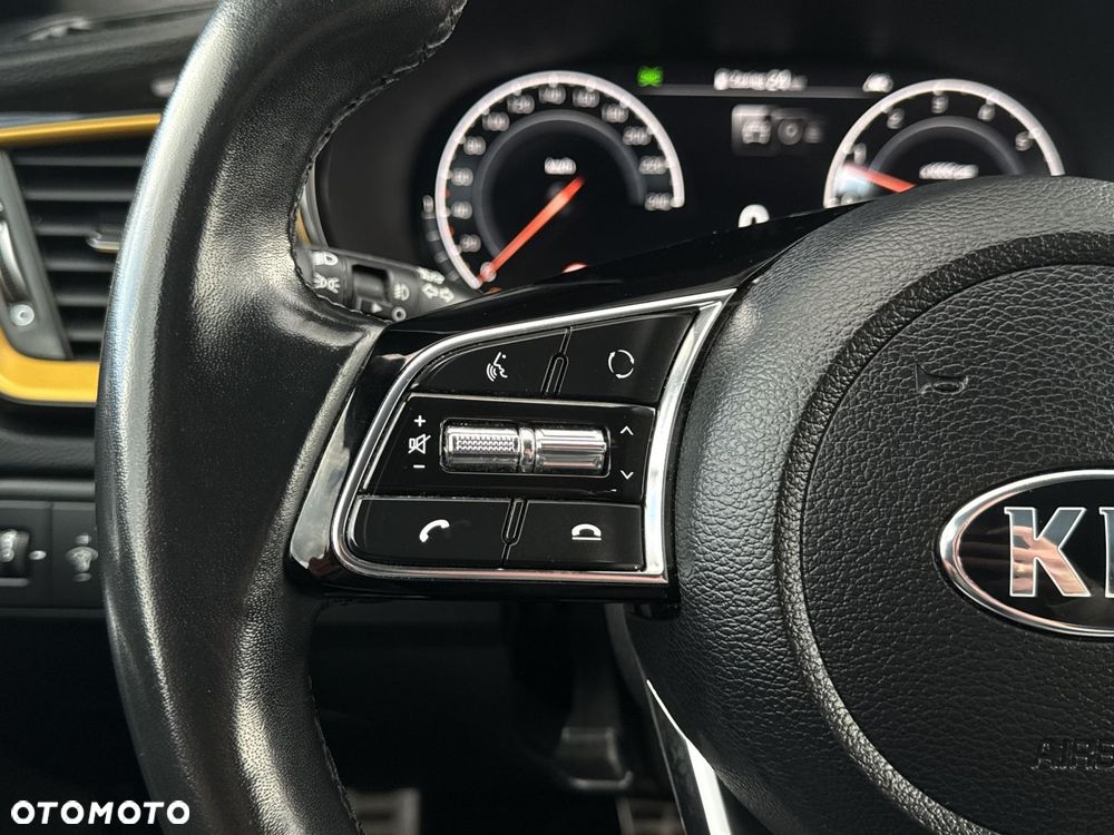 Kia XCeed - 23