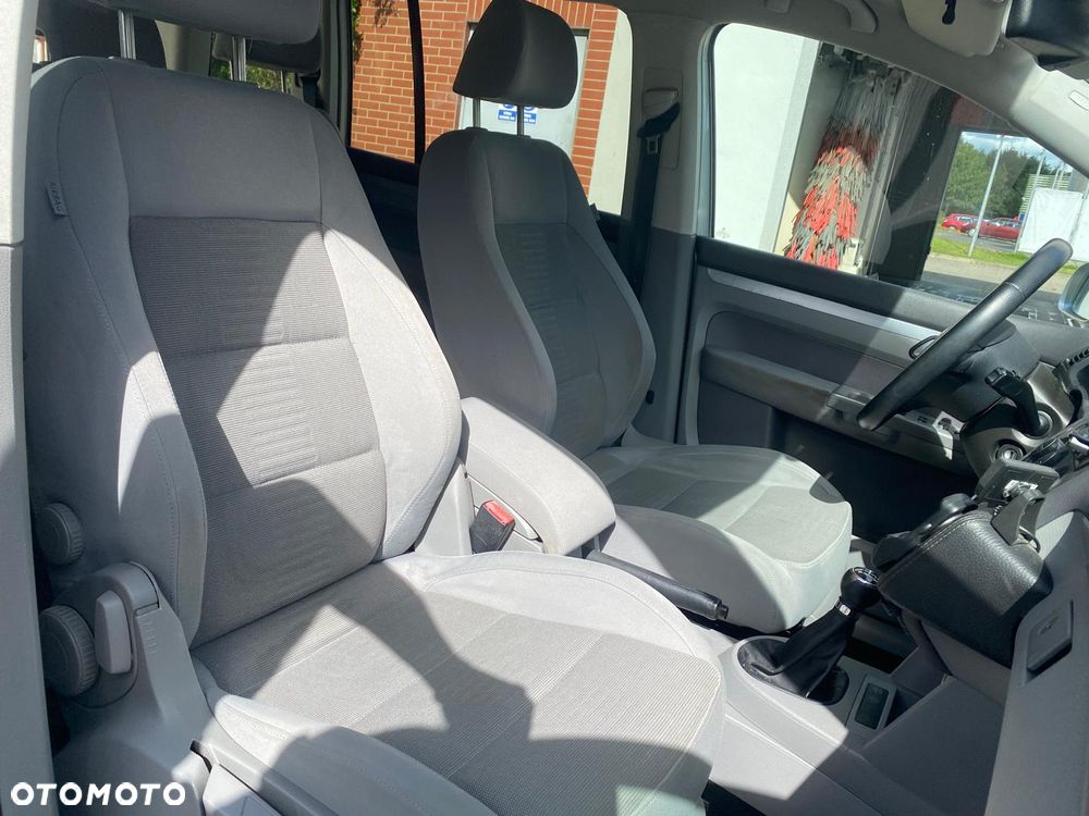 Volkswagen Touran 2.0 TDI Highline - 6