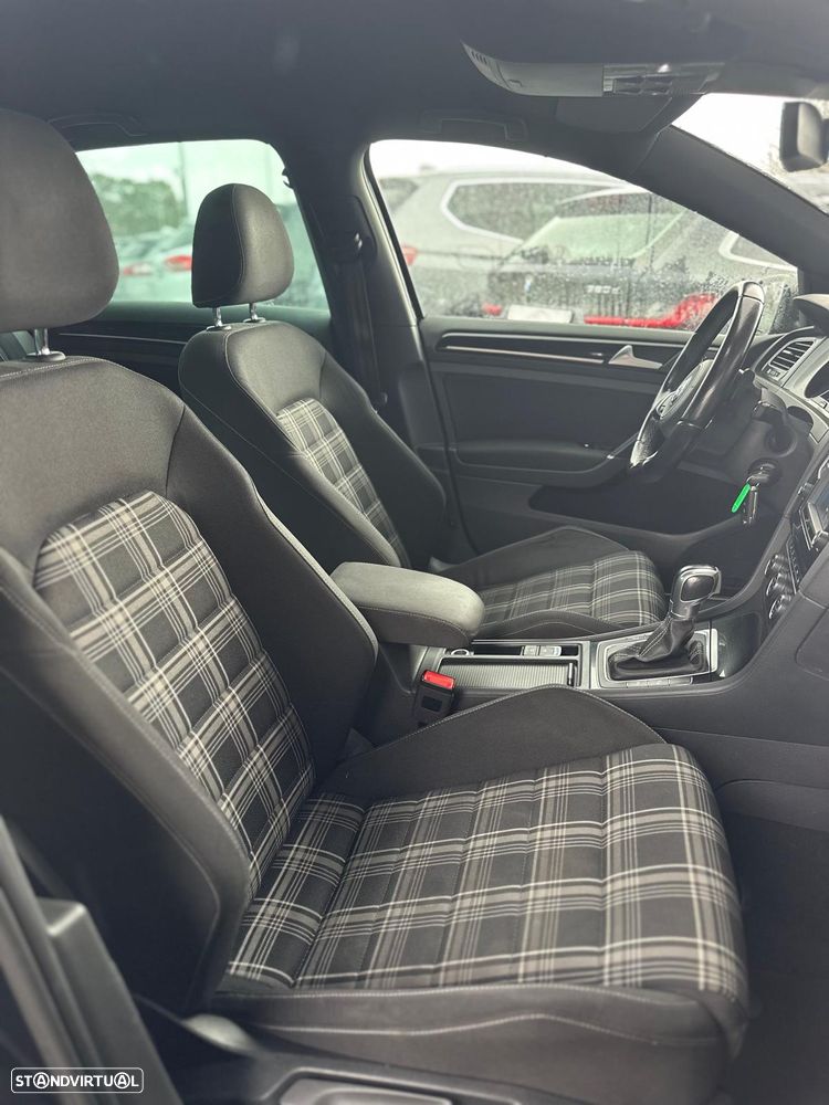 VW Golf 2.0 TDI GTD DSG - 29