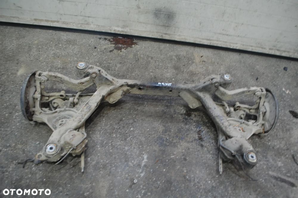 BELKA SANKI ZAWIESZENIA TYŁ TYLNE AUDI A4 B6 B7 KOMBI 1.9 TDI 8E0 - 11