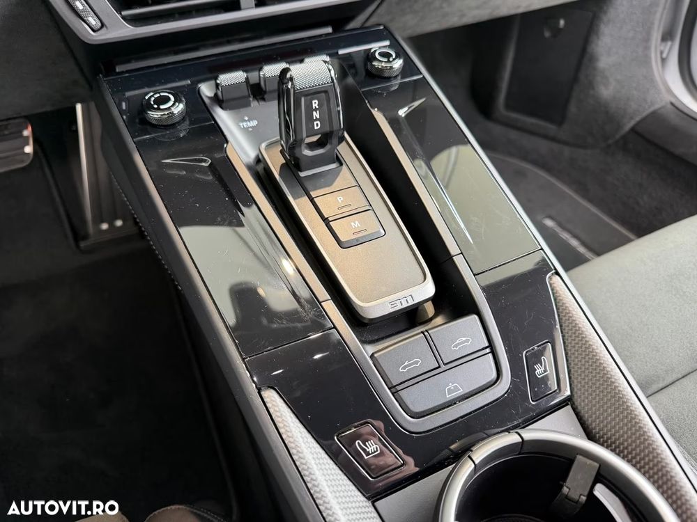 Porsche 911 Carrera 4 GTS PDK - 24