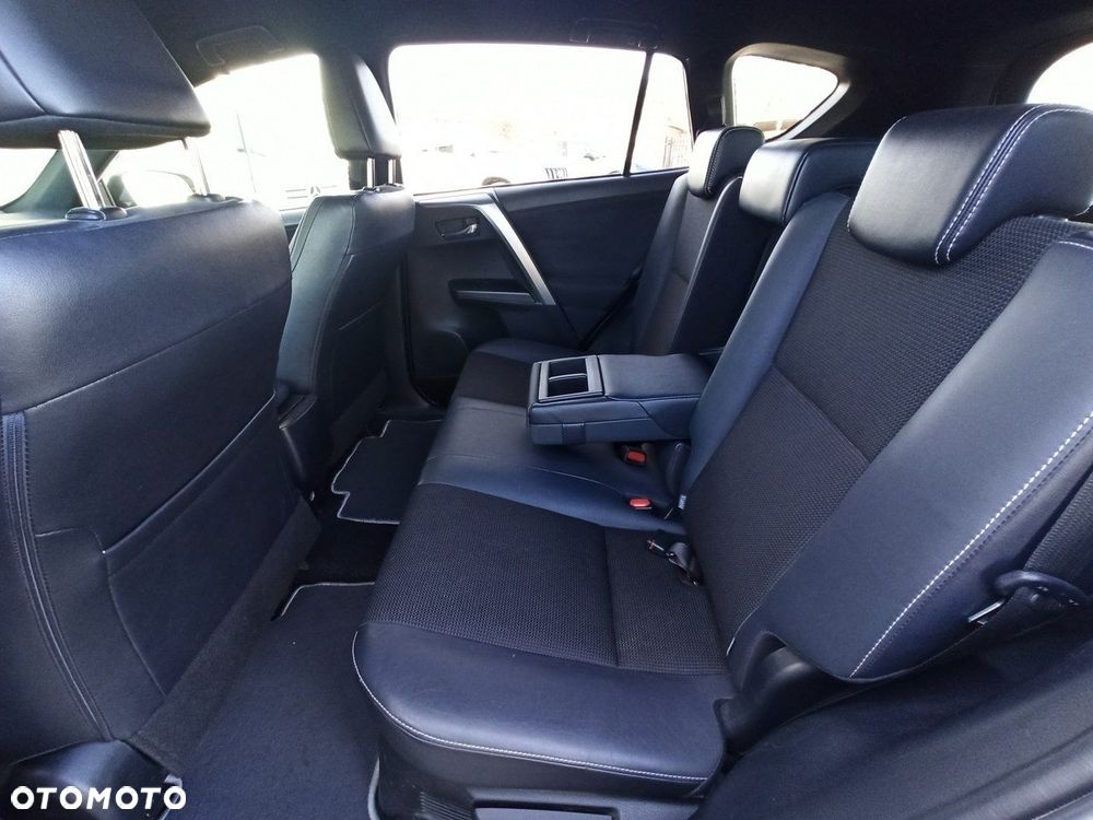 Toyota RAV4 - 8