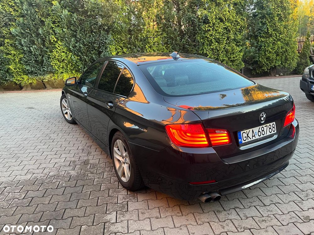 BMW Seria 5 528i xDrive - 4