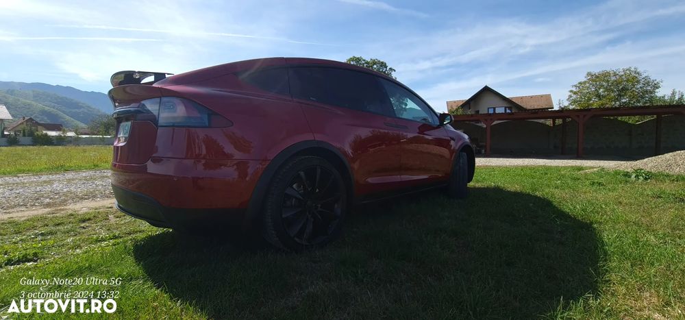 Tesla Model X - 3