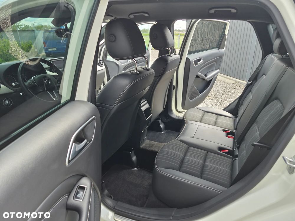 Mercedes-Benz Klasa B 180 BlueEFFICIENCY Edition Style - 21