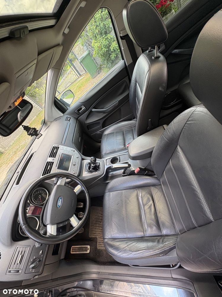 Ford Kuga 2.0 TDCi 4x4 Titanium - 6