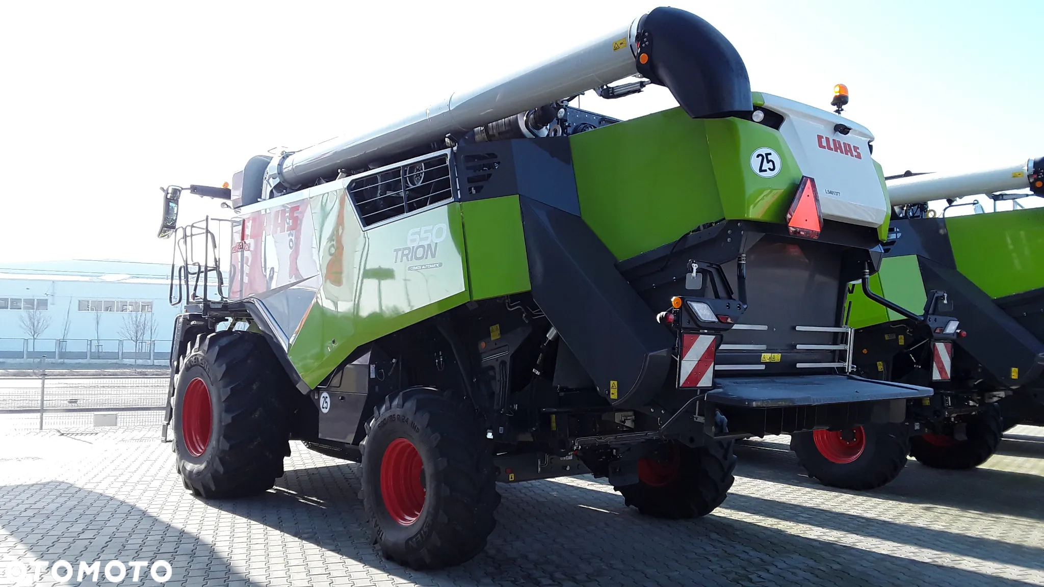 Claas TRION 650 - 3