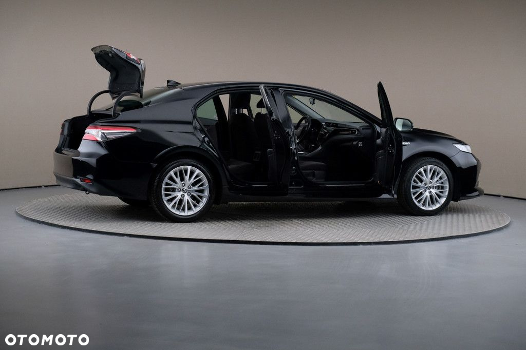 Toyota Camry - 6