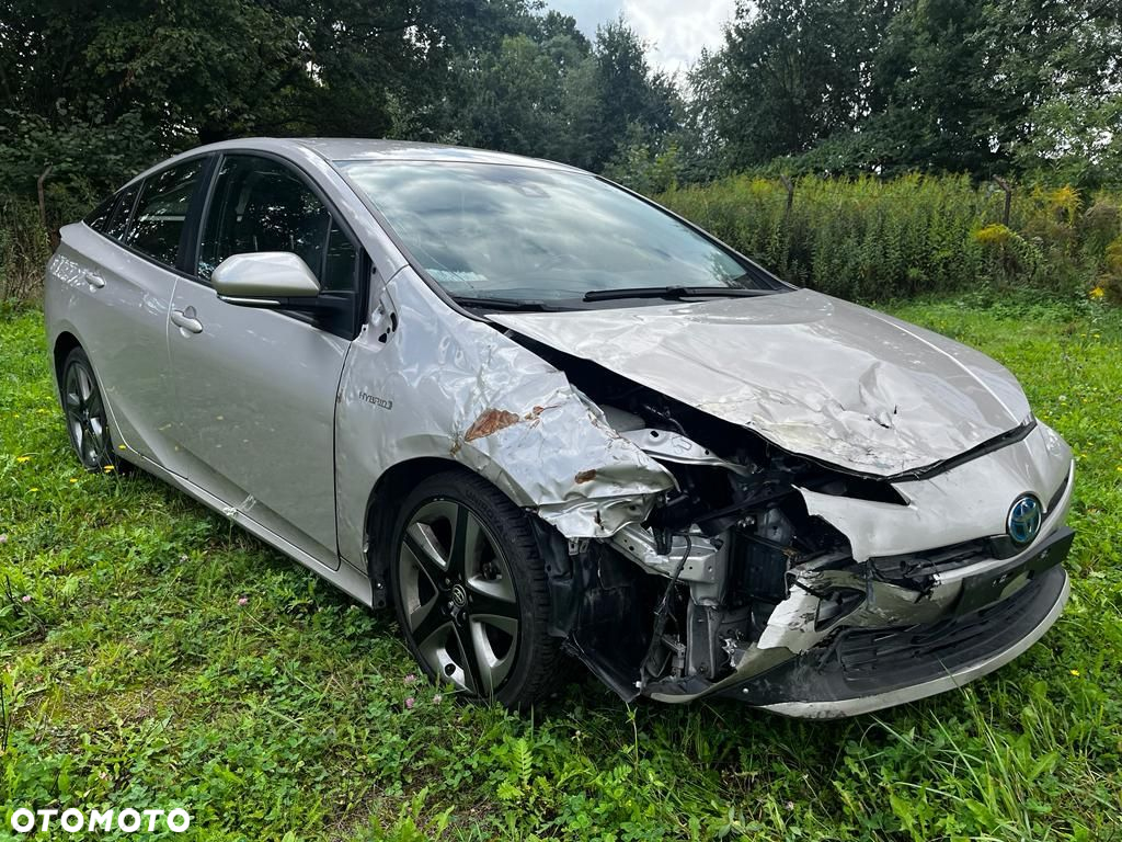 Toyota Prius - 4