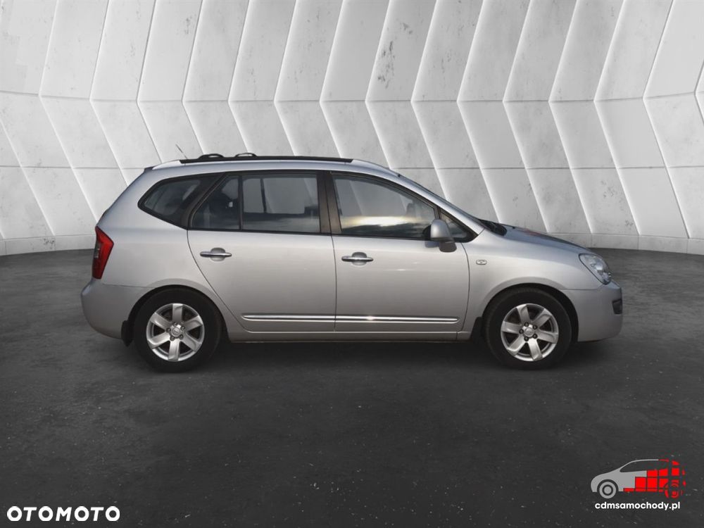 Kia Carens - 11