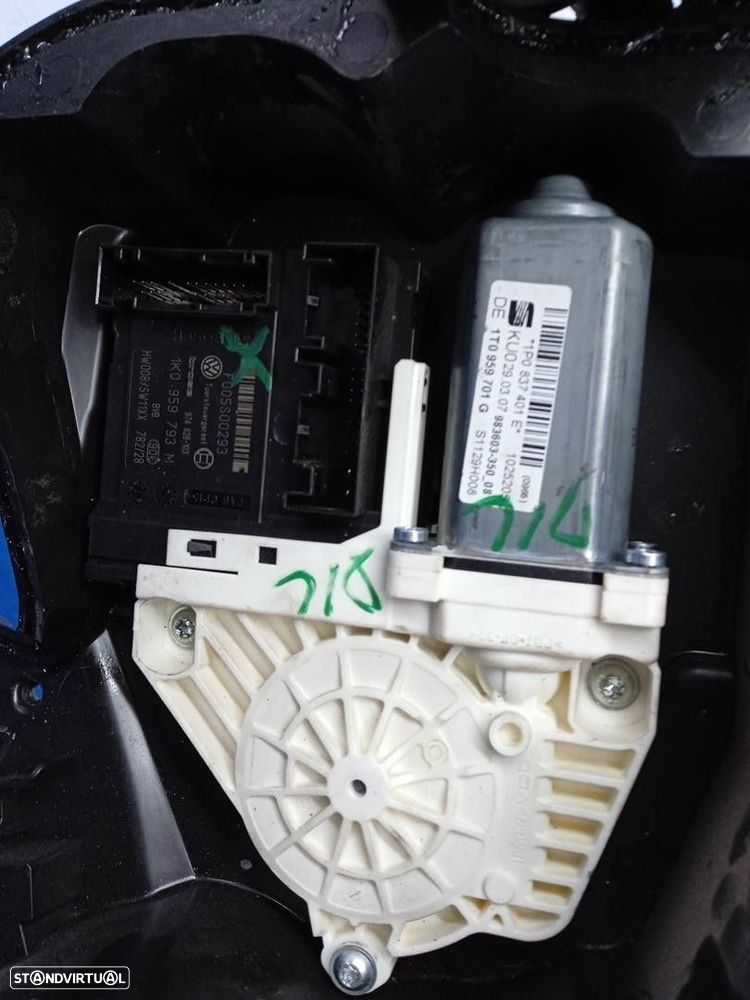 ELEVADOR DE VIDRO FRONTAL ESQUERDO SEAT LEON 2007 -1K0959793M - 1