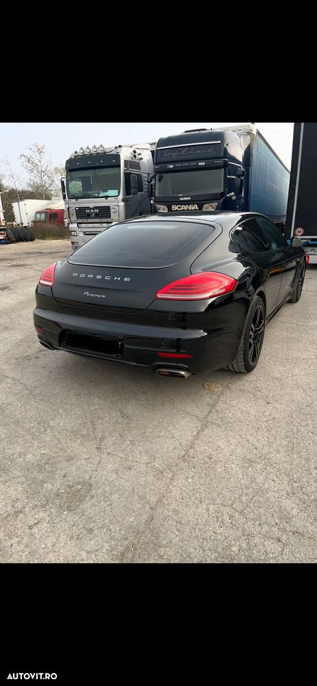 Porsche Panamera - 21