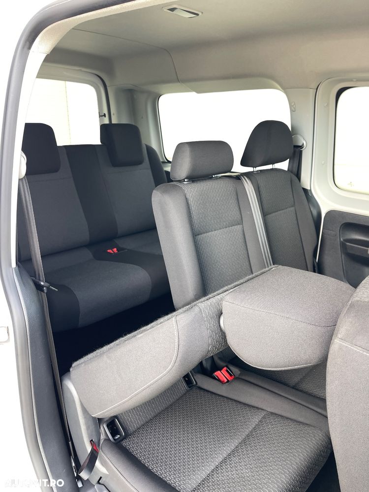 Volkswagen Caddy Maxi - 27