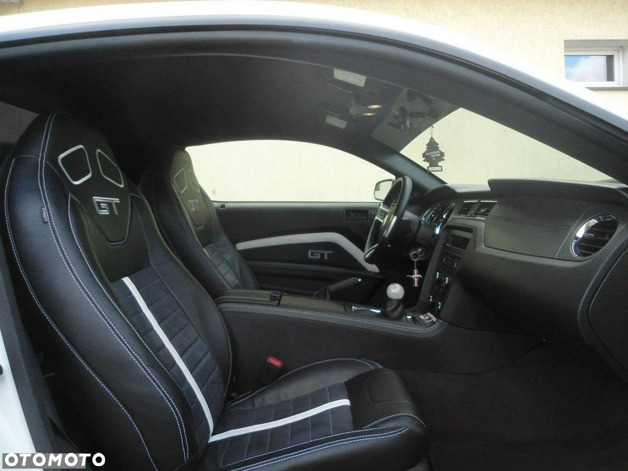 Ford Mustang - 12