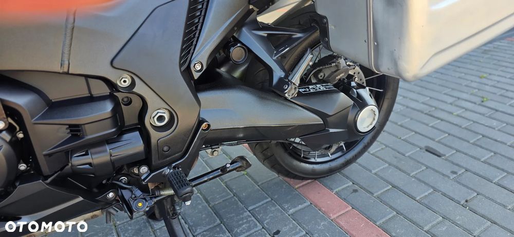 Honda VFR - 35