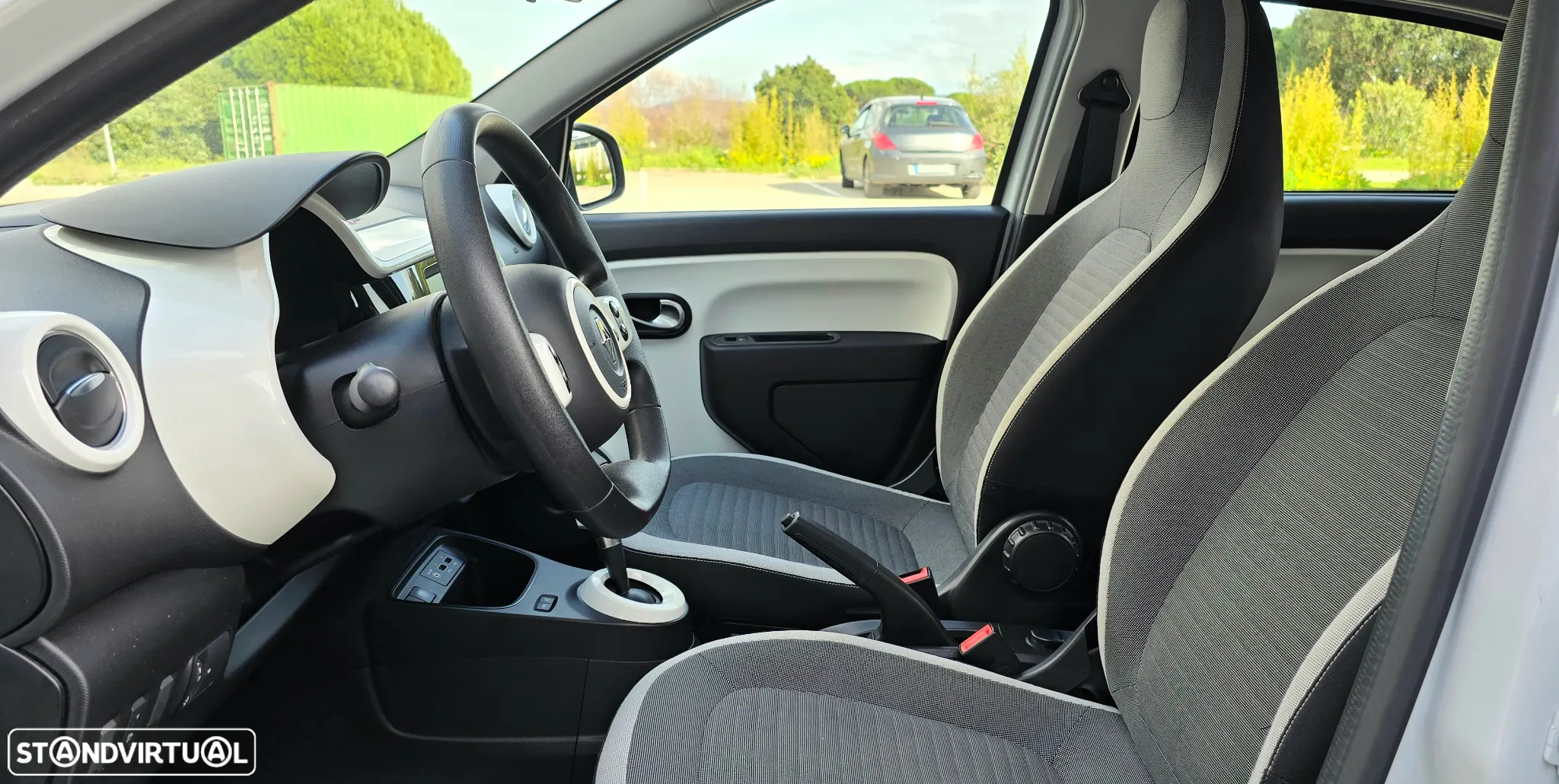 Renault Twingo Z.E. 22 Zen - 10