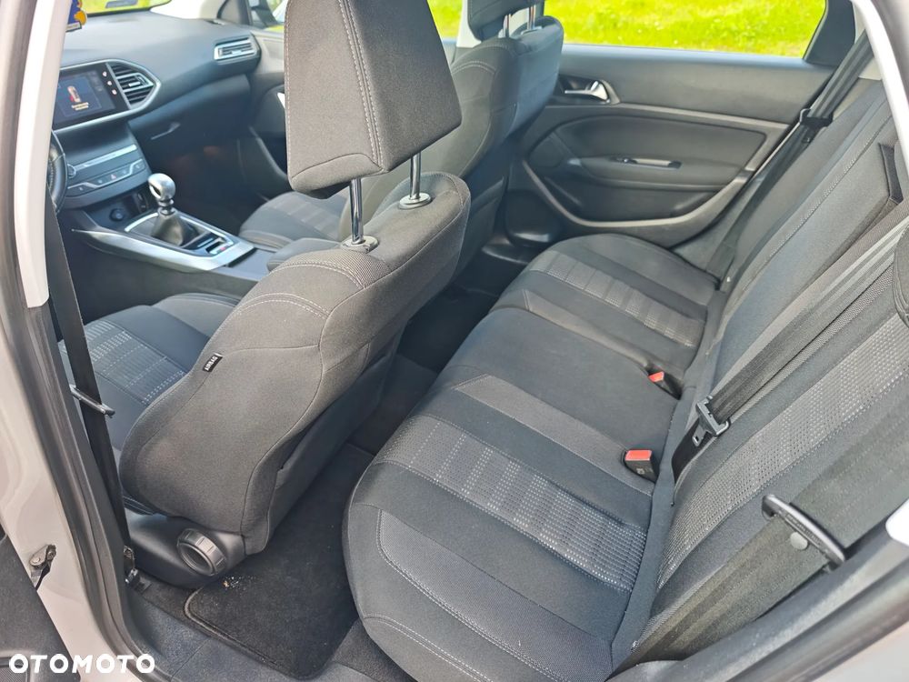 Peugeot 308 2.0 Blue HDi Allure S&S - 17