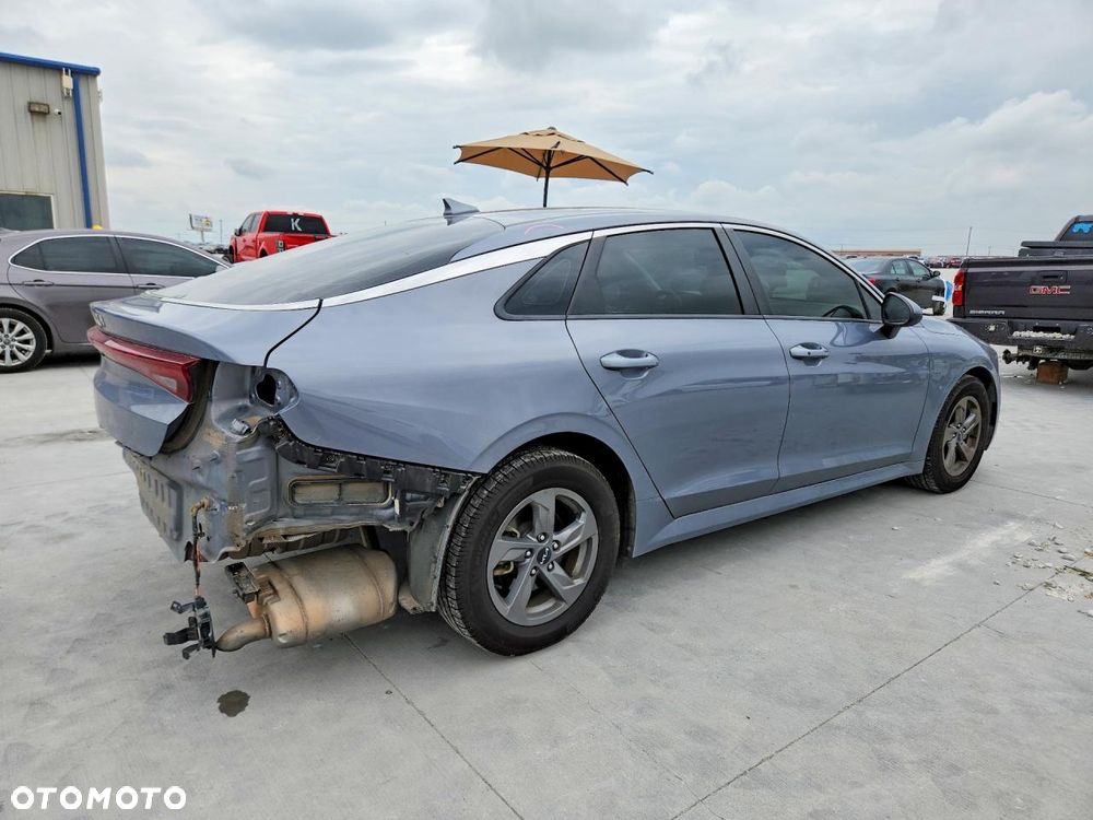 Kia K5 - 4