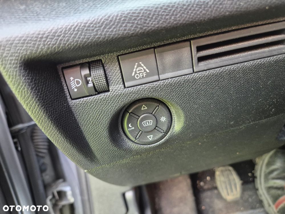 Citroën C4 BlueHDi 110 Stop&Start FEEL - 17