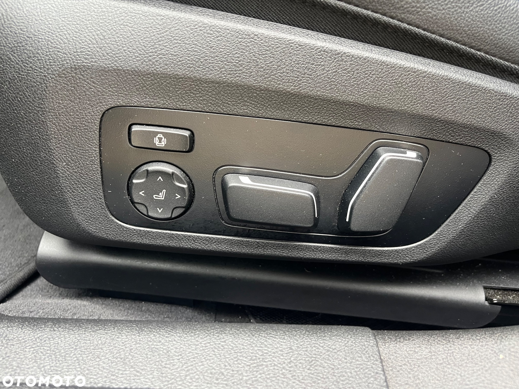 BMW Seria 3 330e M Sport sport - 23