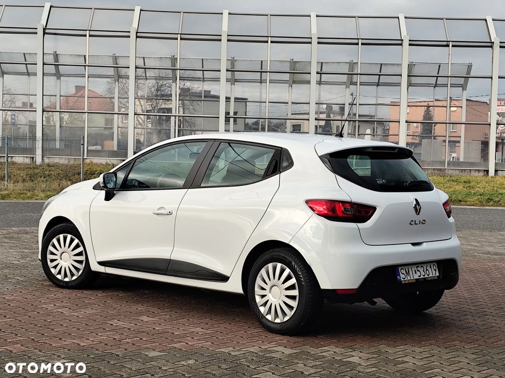 Renault Clio 1.2 16V 75 Expression - 10