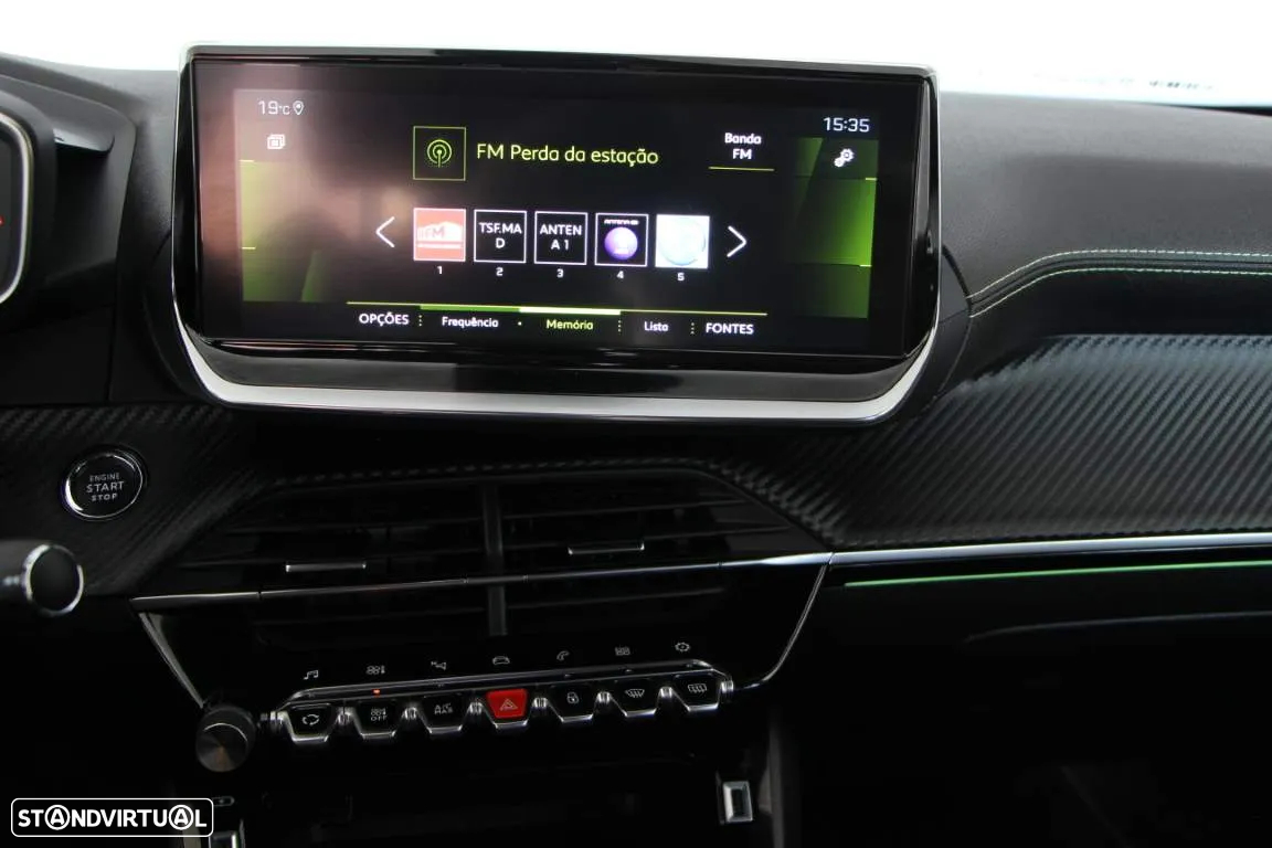 Peugeot 2008 1.2 PureTech GT - 4