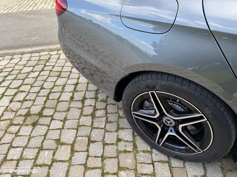 Mercedes-Benz E 300 de AMG Line - 38