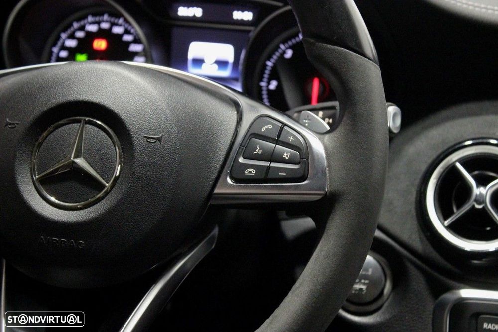 Mercedes-Benz CLA 220 - 20