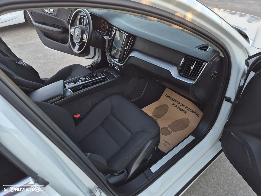 Volvo V60 2.0 D3 Momentum — fotografia 6