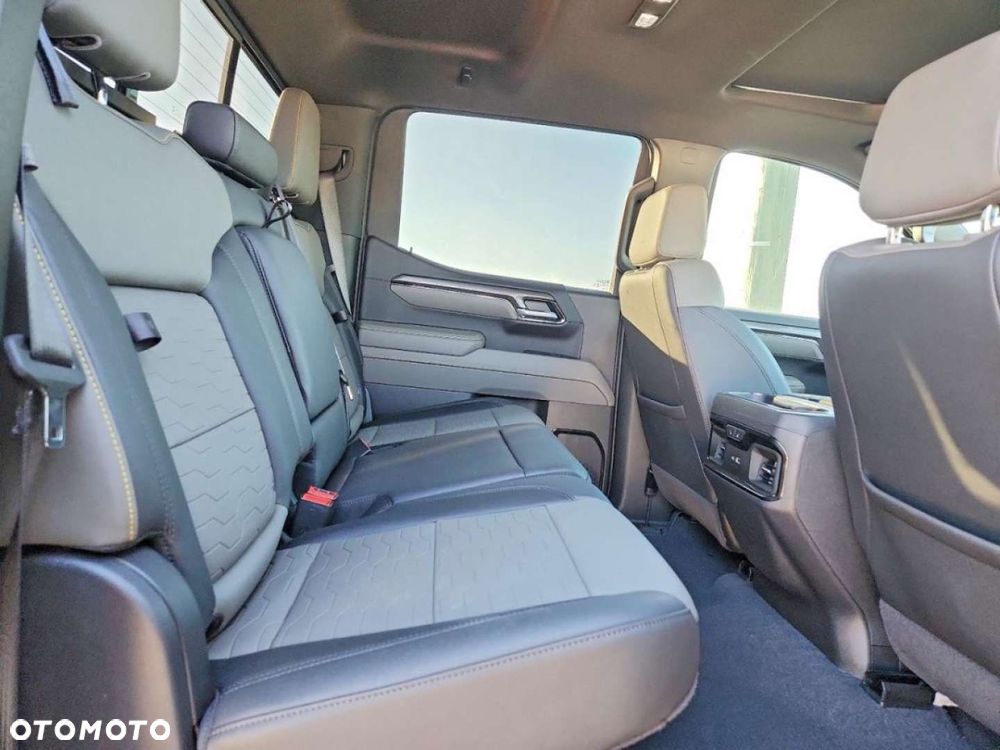 Chevrolet Silverado - 9