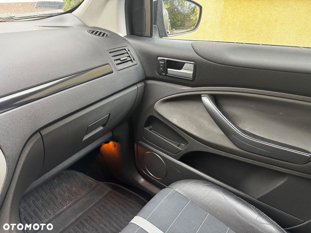 Ford Kuga - 15